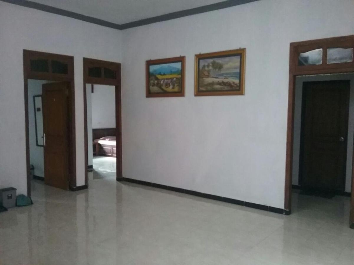Hotel "Ngebel Indah" Экстерьер фото